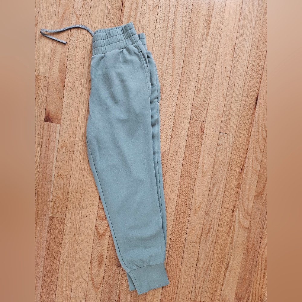 Varley Sweatpants - Picture 2 of 7